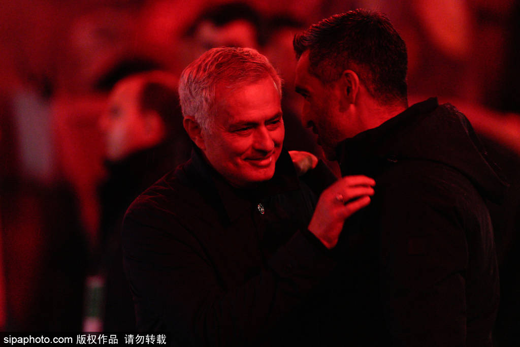 欧足联重拳出击！本菲卡球员遭禁赛仍将赴伯纳乌 维尼修斯种族歧视争议持续发酵